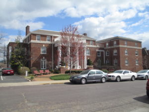 Photo of Gamma Phi house (c) Richelle Flecke